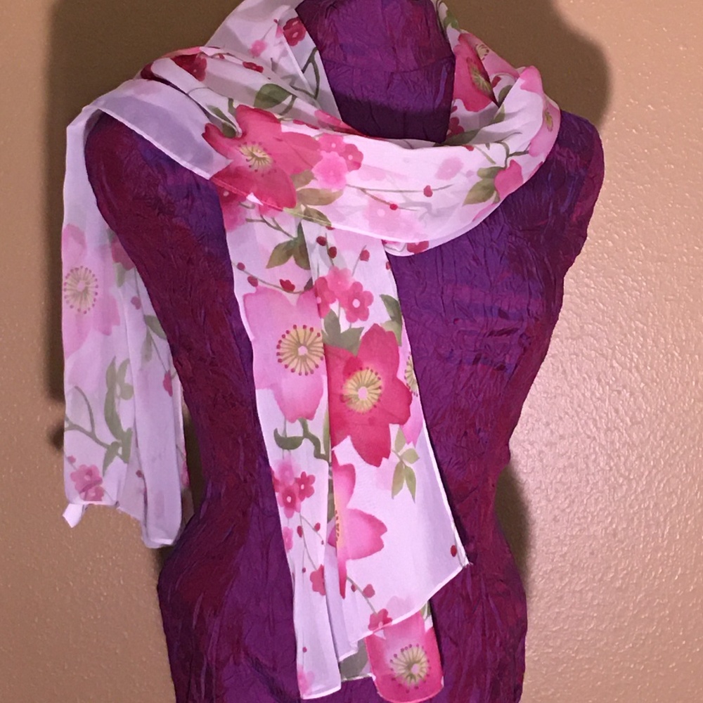 Lady's scarf